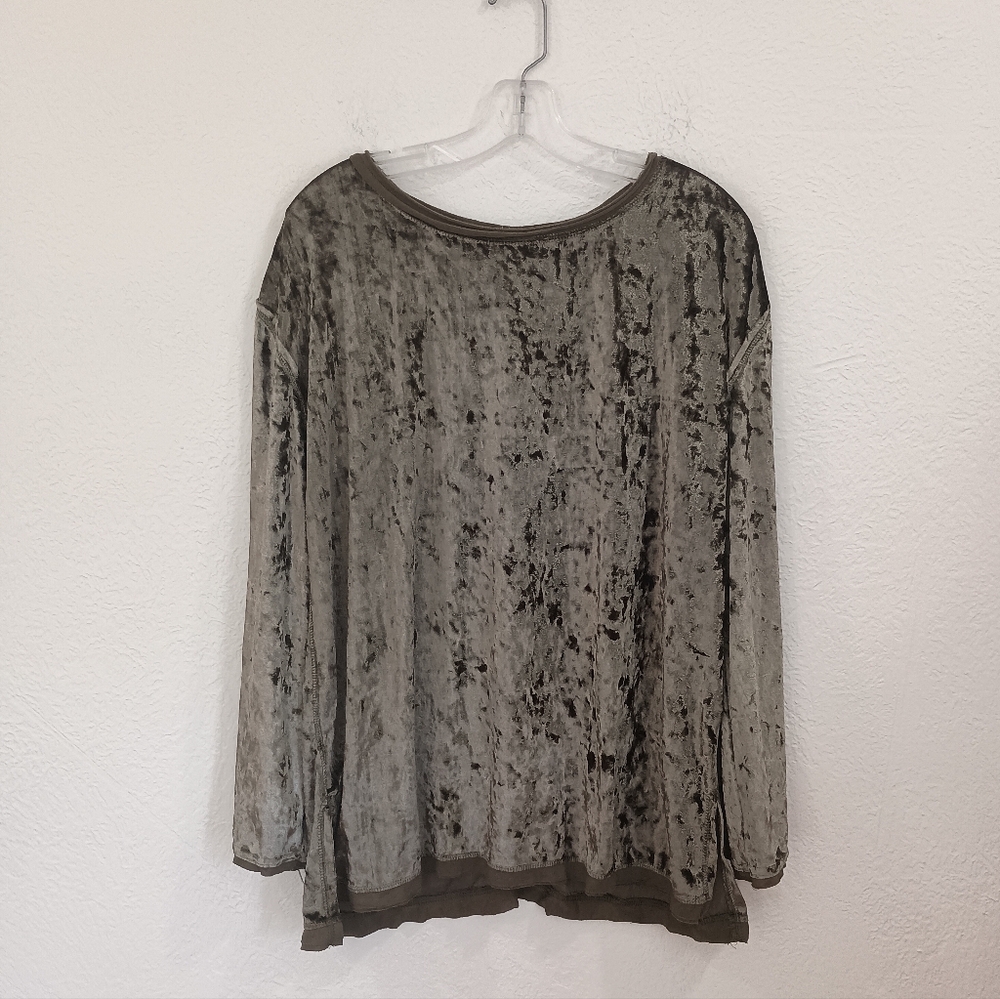 Artistic Works By Lu Velvet Relaxed Top